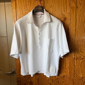 톰브라운 오버핏 화이트 pk 셔츠(카라티) 판매 합니다.