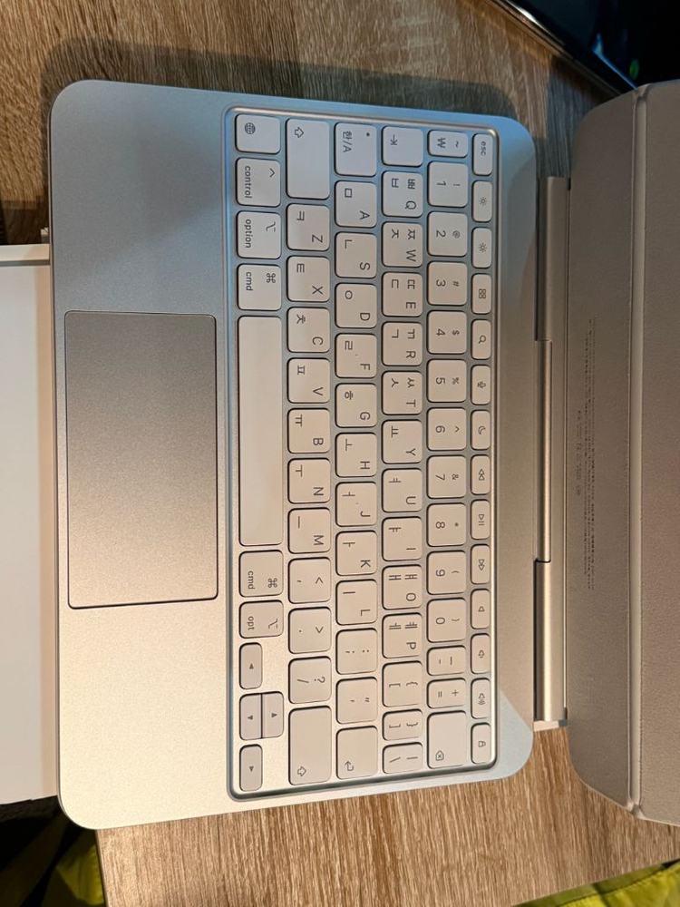애플 매직키보드 11인치 m4,m5 새상품 팝니다--3