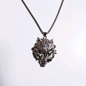 새상품] 멋진 늑대 펜던트 실버 남자 목걸이 크롬 셔츠 겨울 후드집업 패딩 점퍼 자켓 코트 남방 니트 가디건 스웨터