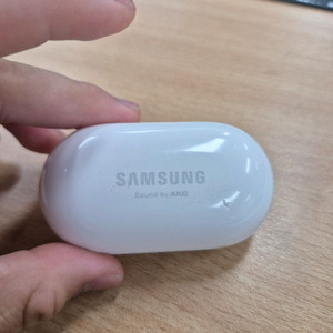 삼성 갤럭시 버즈 플러스 SM-R175 화이트 와 갤럭시 버즈 3pro랑 교환구합니다 추금 안받고 그냥 교환해요