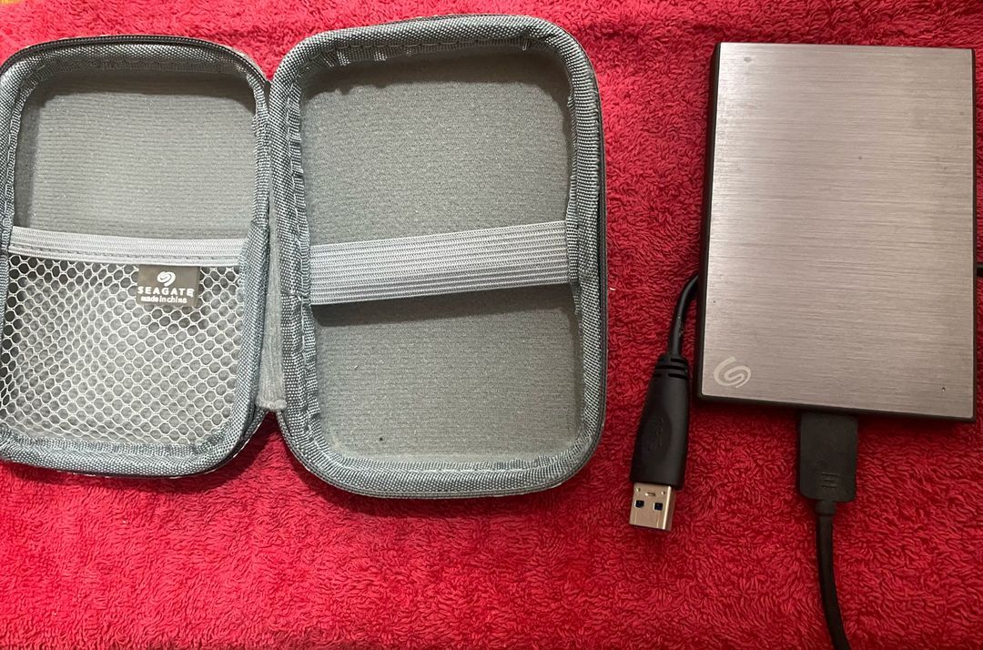 씨게이트 외장하드 2테라--1