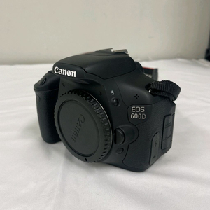 캐논 EOS 600D DSLR 카메라 이미지