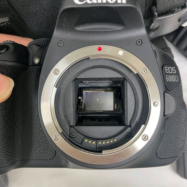 캐논 EOS 600D DSLR 카메라 이미지