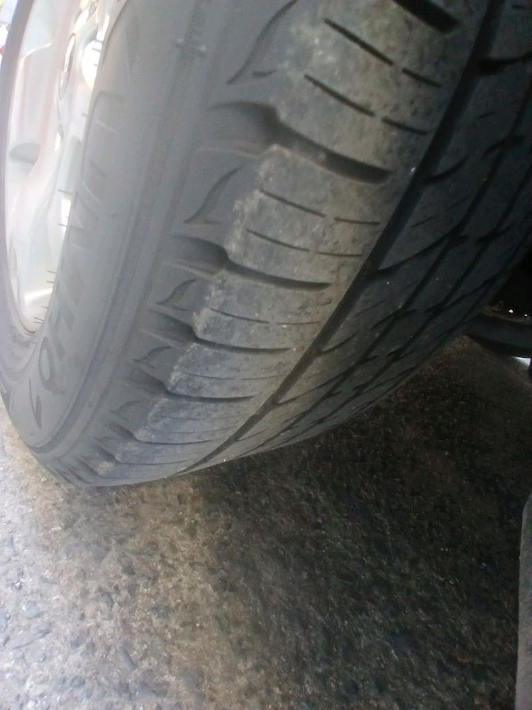 모하비 18인치 순정 휠타이어 포함 25만원 저렴히 판매합니다.--2