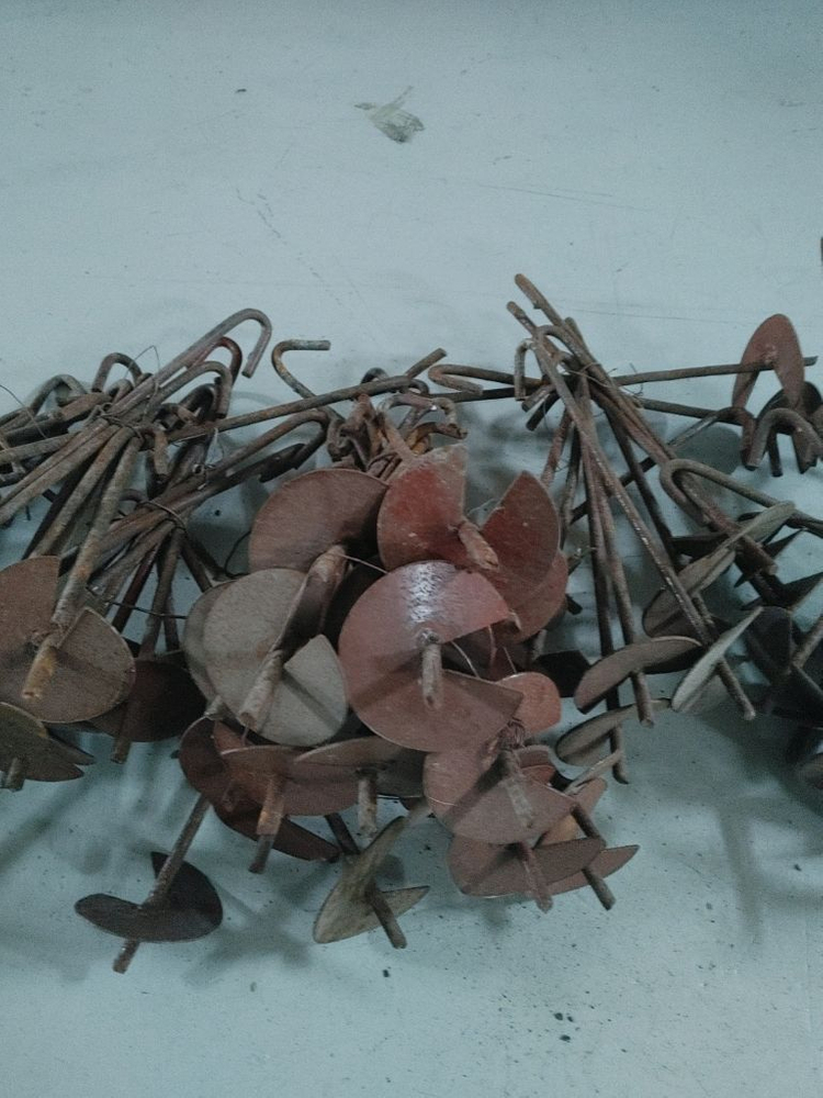 캠핑 원형 쇠말뚝 총 60개 일괄판매--1