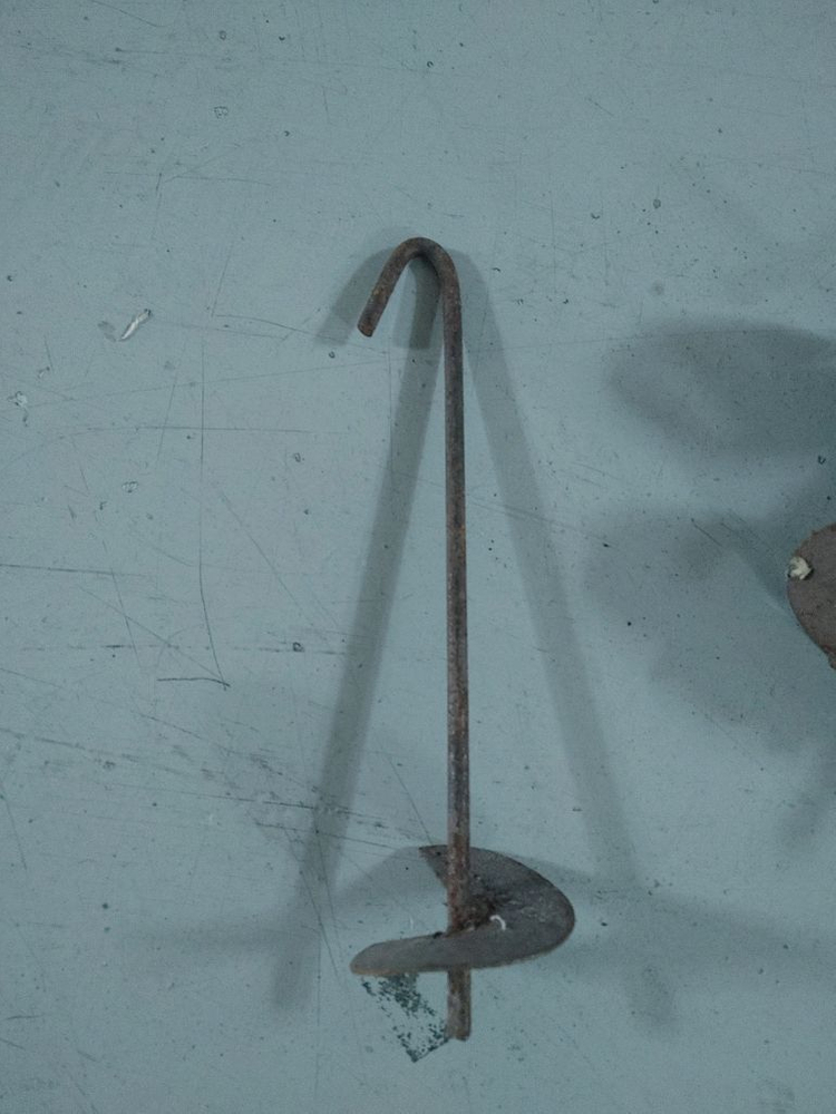 캠핑 원형 쇠말뚝 총 60개 일괄판매--2