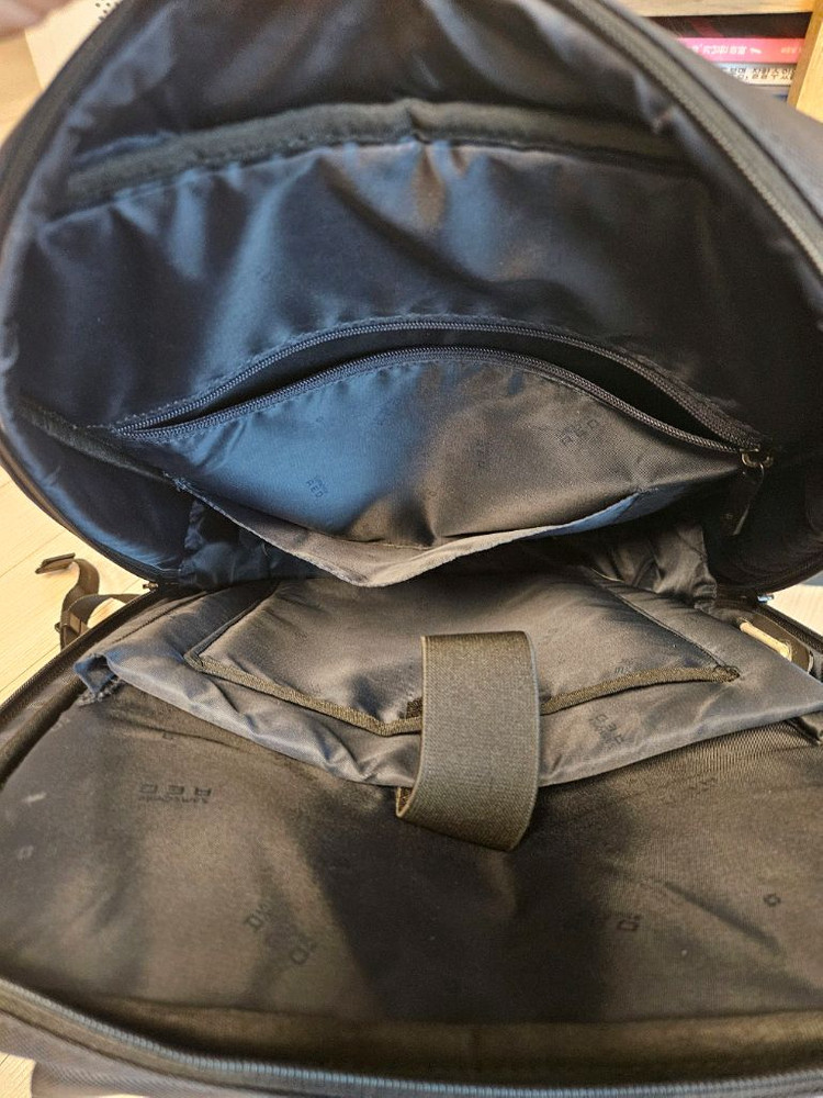 샘소나이트 레드 백팩 판매합니다 이미지