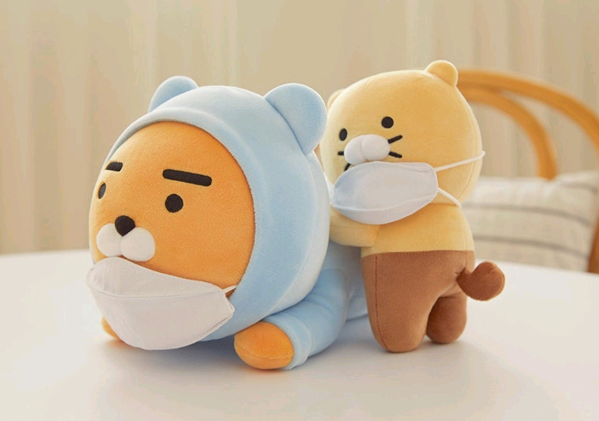 카카오프렌즈 마스크 쓴 라이언과 춘식이 인형 세트 이미지