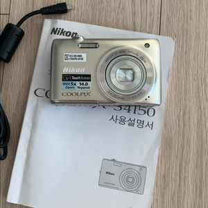 샴페인 화이트 골드색상 니콘 쿨픽스 S4150 터치액정 국내정품 빈티지카메라 팝니다. 디카