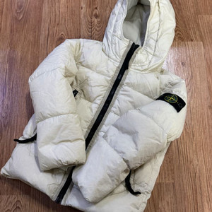 스톤아일랜드 주니어 구스다운 패딩점퍼 팝니다