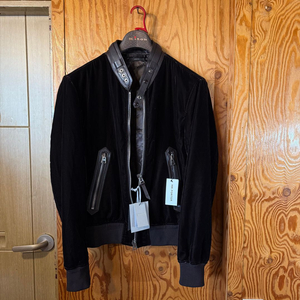 새상품) 톰포드 2024 f/w 시퀸 벨벳 카프레더 보머 자켓