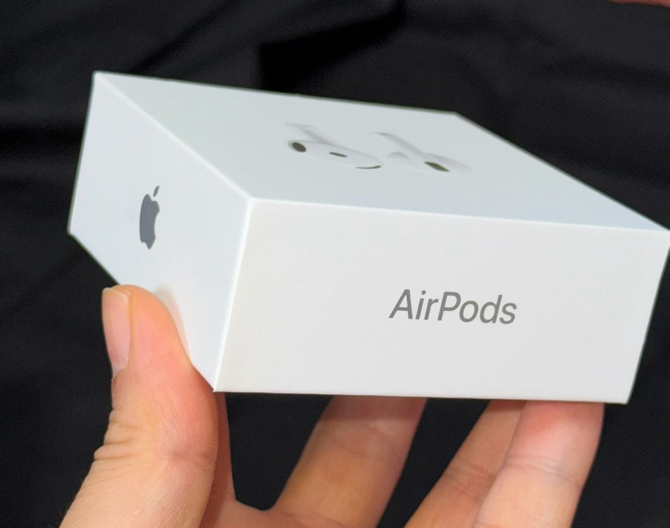 에어팟 4세대(노이즈 캔슬링x) 미개봉 판매--0