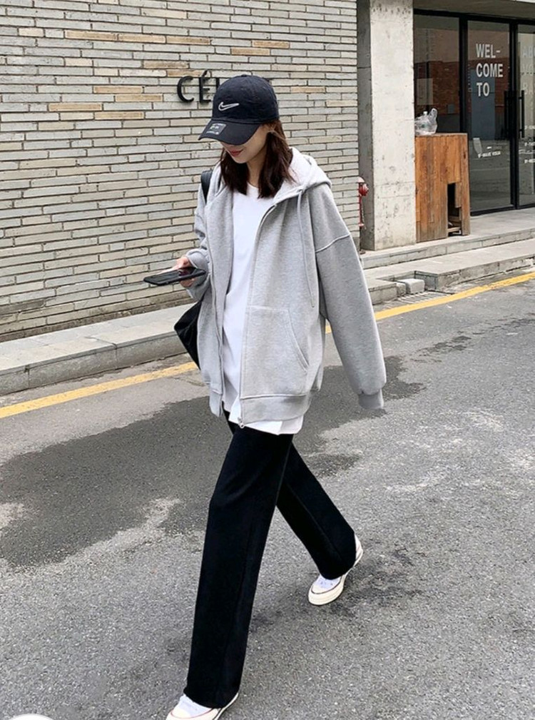 기모 후드집업 남여공용 검정색 회색 새제품색상 검정 회색싸이즈 95 ~ 105까지 기모 안감으로 제작된 후드집업 새--6