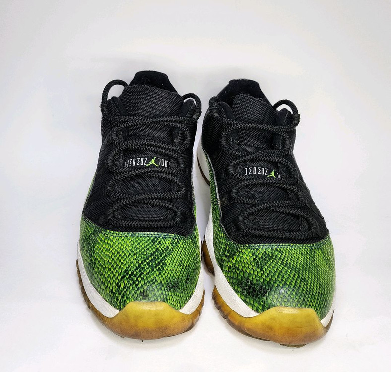 나이키 조던11 레트로 로우 그린(녹뱀) 스네이크스킨 운동화입니다 275mm--1