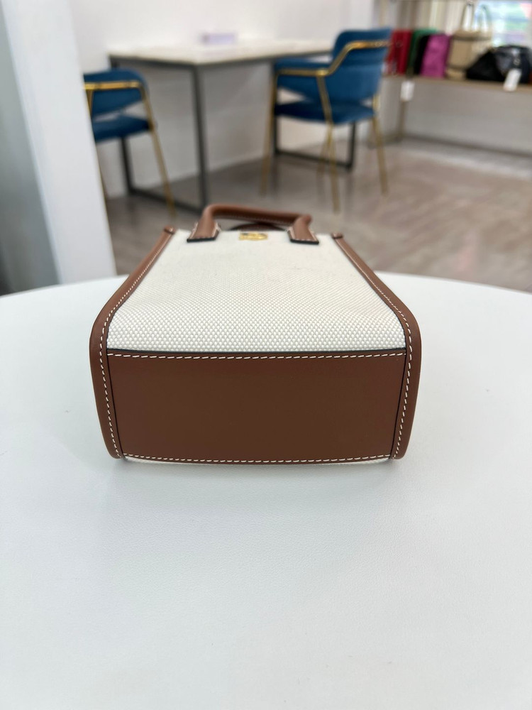 [중고명품 럭스올 울산점] 버버리 프란시스 마이크로 캔버스 레더 숄더백--3