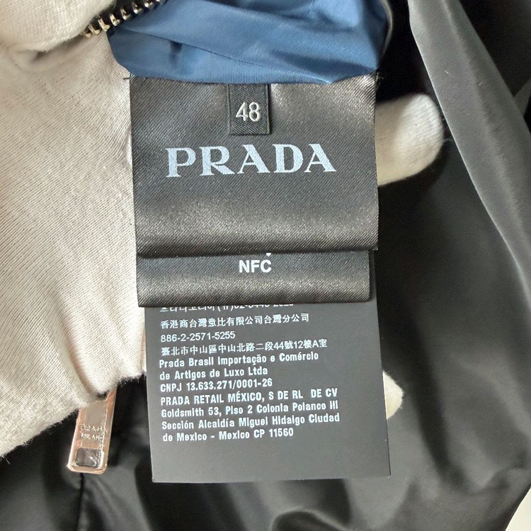 프라다 삼각로고 리버시블 경량패딩 48사이즈--3