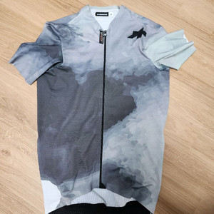 아소스 상의 팝니다.