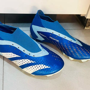 아디다스 축구화