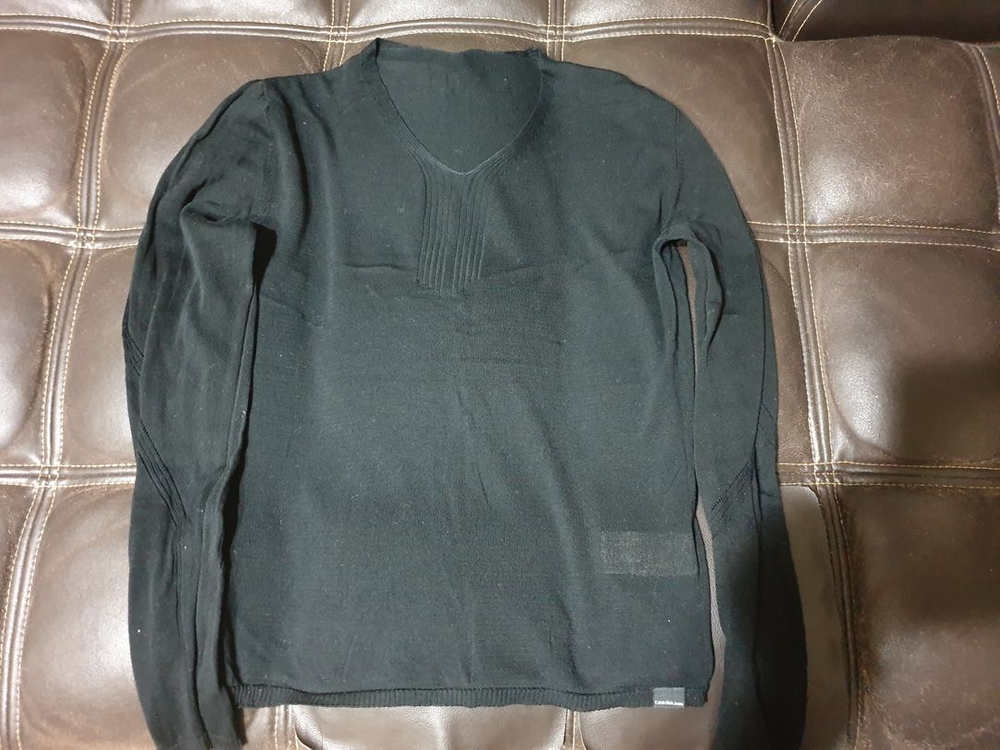 ck(캘빈클라인 calvin klein) L사이즈 검은색 브이넥 면 니트(이태리메이드) 폴로 헤지스 리바이스 디젤--2