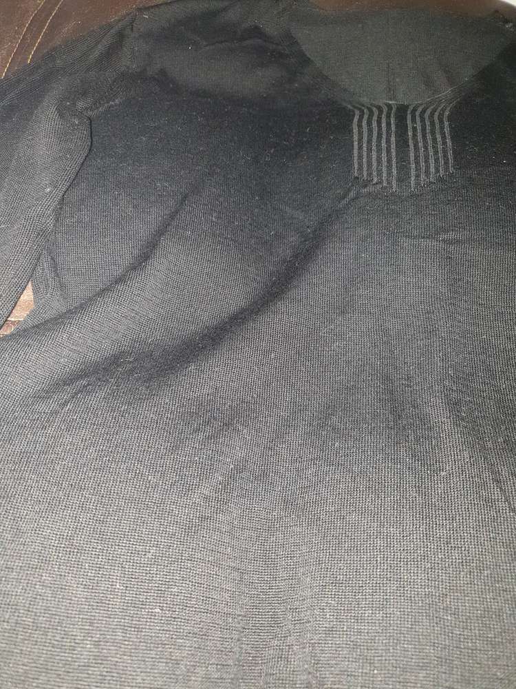 ck(캘빈클라인 calvin klein) L사이즈 검은색 브이넥 면 니트(이태리메이드) 폴로 헤지스 리바이스 디젤--6