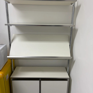 고트 미드센츄리 월 캐비닛 4단 화이트