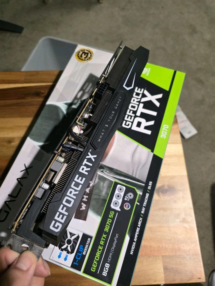 엔비디아 그래픽카드 갤럭시 RTX3070 3팬 이미지