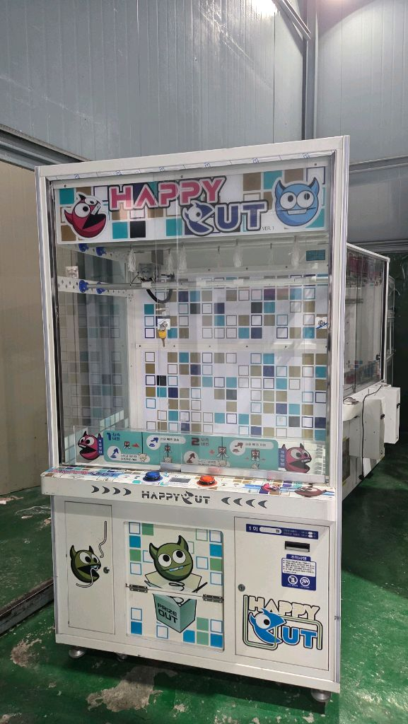 새거같은 인형뽑기기계팝니다--1