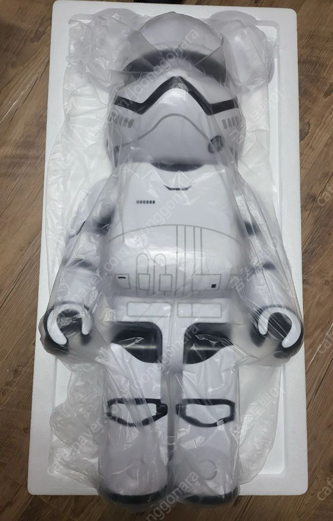 베어브릭 1000% 퍼스트오더 스톰트루퍼 이미지