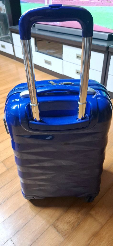 아메리칸투어리스트 20인치기내용 캐리어가방--1