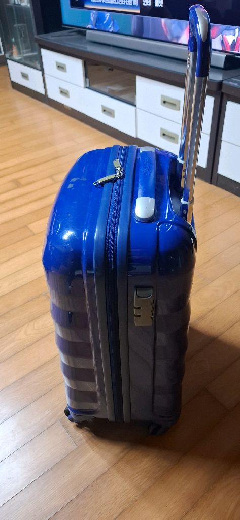 아메리칸투어리스트 20인치기내용 캐리어가방--3