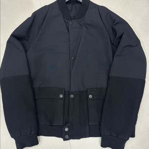 발렌시아가 정품 블랙 자켓 남성 46