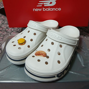 크록스 240사이즈 바야밴드 화이트 지비츠포함