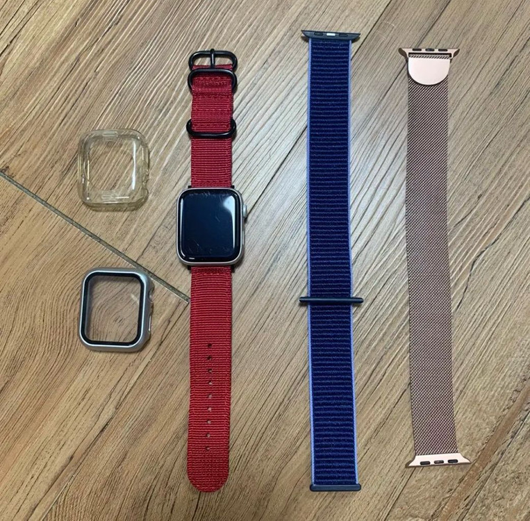애플워치 SE2 44mm GPS + 스트랩 3개 + 케이스 일괄 이미지