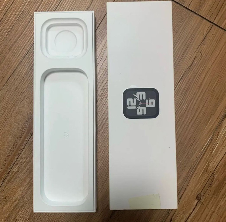 애플워치 SE2 44mm GPS + 스트랩 3개 + 케이스 일괄 이미지