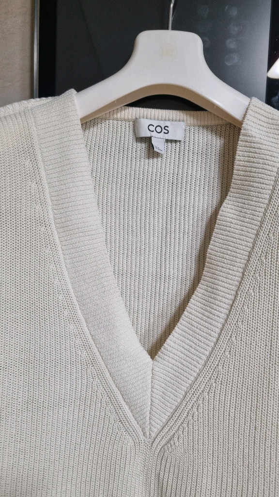 코스Cos 브이넥 조끼 베스트--1
