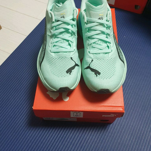 디비에이트 나이트로3 민트 265m 러닝화.크림구매