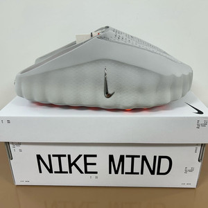 260 나이키 마인드 001 라이트 스모크 그레이 크롬 나코탭 미시착 새상품