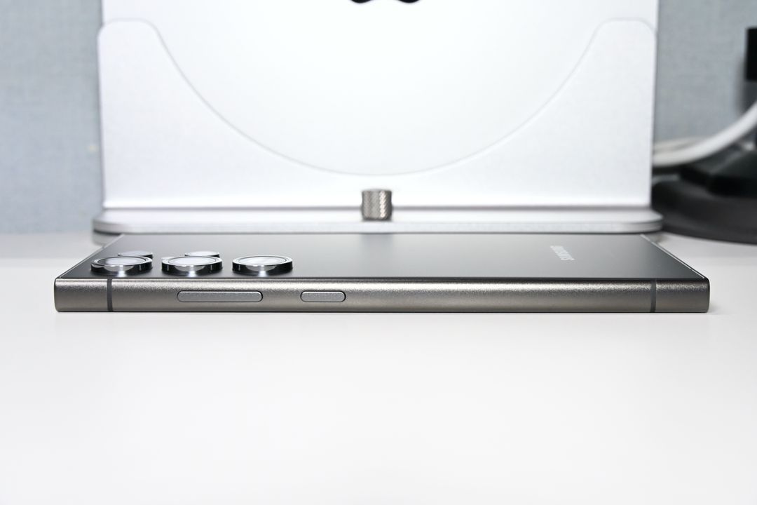 갤럭시 S24 울트라 256GB 티타늄블랙--11