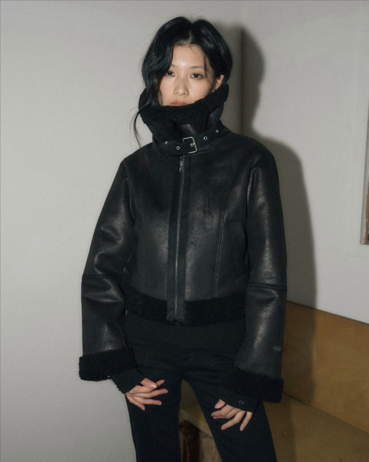 블랙 검은색 헬레네파리스 무스탕 스웨이드 털 숏 코트 자켓 빈티지 에이블리 보헤미안서울 이미지