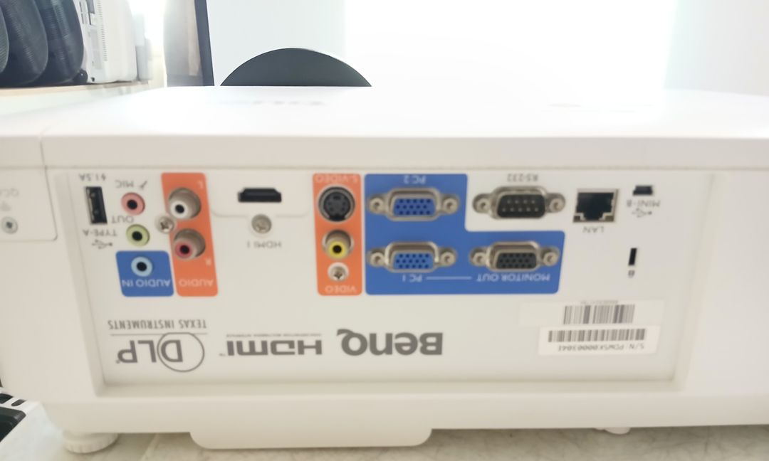 거의새거벤큐 단초점 레이저빔프로젝터 LW820ST--4