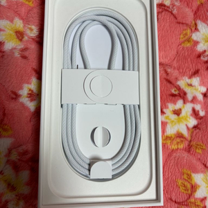 아이폰17에 들어있는 c타입 충전케이블 새거 팝니다