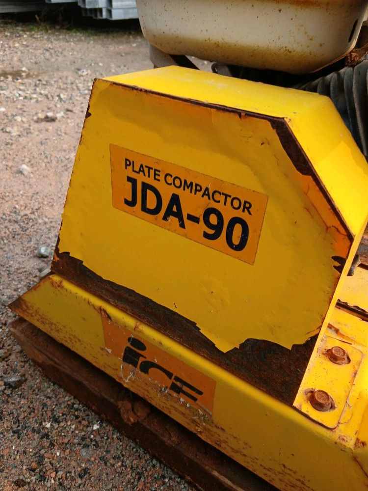 땅다짐기 기화기청소필요--2