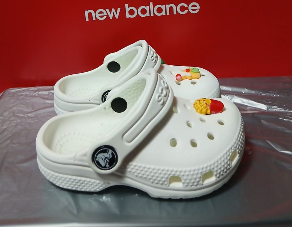 크록스 C6 130 클래식클로그화이트 토들러 지비츠포함 거의새거--2