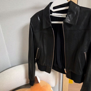 iro 이로 블루종 양가죽자켓 36사이즈 40만원