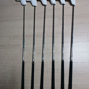 브리지스톤 v300 7세대 아이언 세트입니다