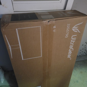 미개봉 lg모니터 울트라기어 32GS75Q 팝니다 이미지