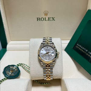 롤렉스 279173 신형 데이저스트 28 실버바 옐로우골드 예물용 판매합니다~~