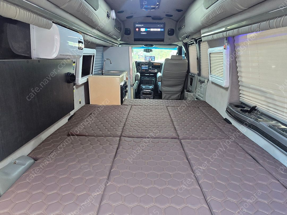 익스밴 롱바디 신규제작 캠핑카 이미지