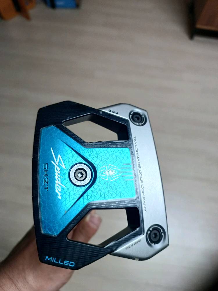 테일러메이드 스파이더 제로토크 브룸스틱 퍼터--3