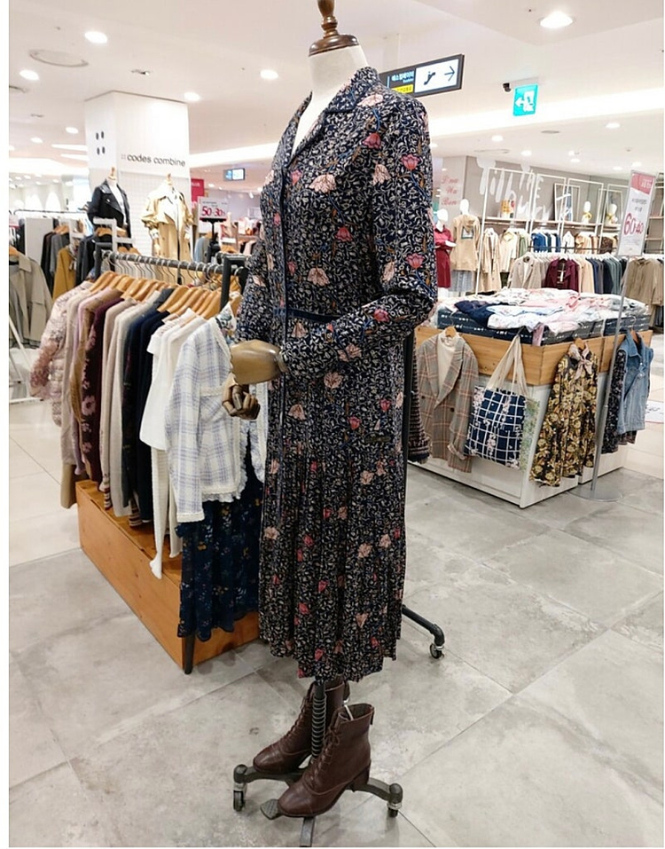 미착용 새옷 S 로브형 레이온원피스 써스데이아일랜드 t188mop241w--9